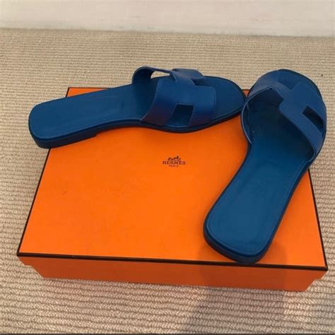 who sells hermes sandals